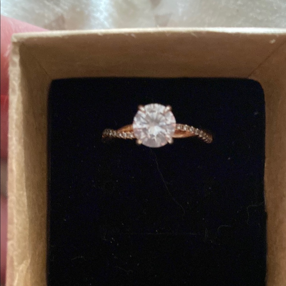 Elegant Rose Gold Ring with Clear Stone